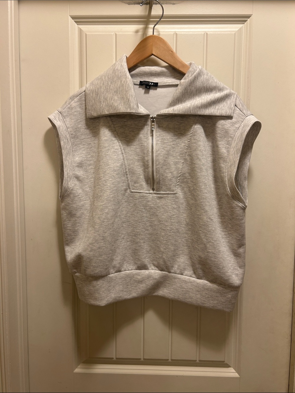 Like NEW Papermoon Light Gray M Sleeveless Zip-Up Sweatshirt